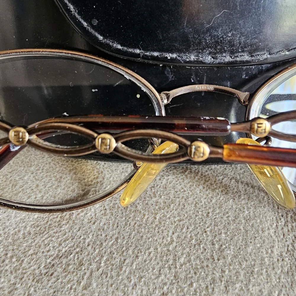 Fendi Elegant Metal Logo Gold and Brown‎ Italy Chic Classy Frame Glasses